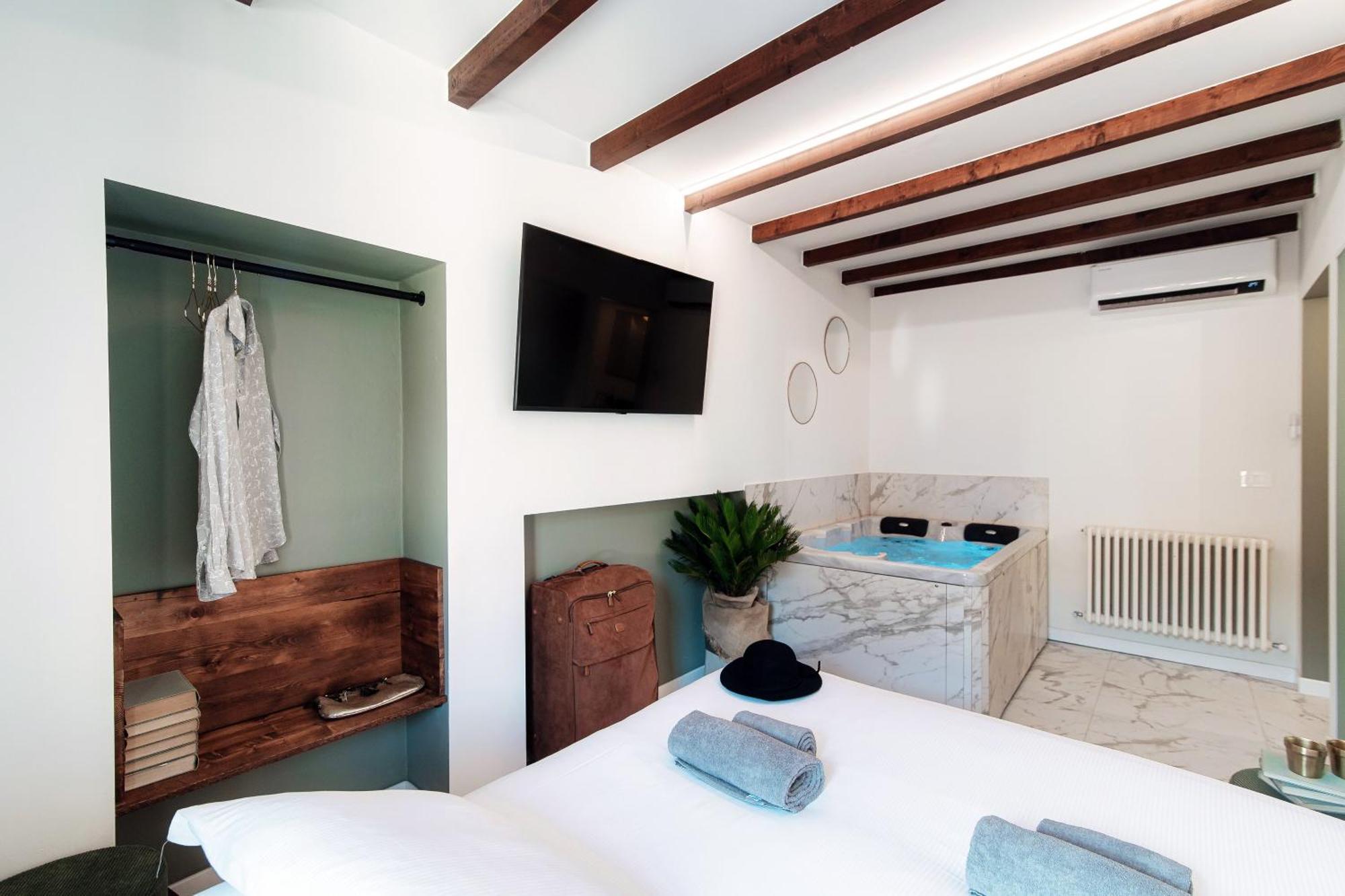 Sahara & Amazzonia Luxury Rooms- The House Of Travelers Como Buitenkant foto