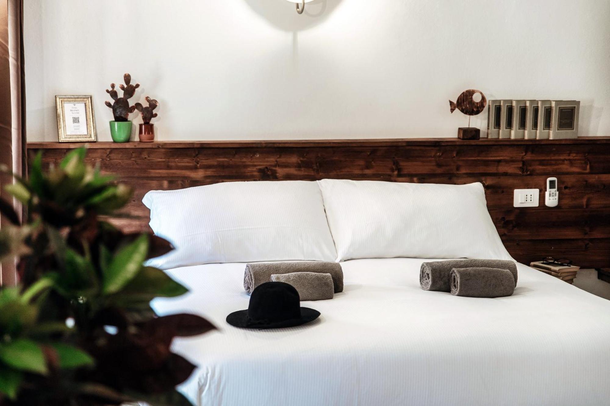 Sahara & Amazzonia Luxury Rooms- The House Of Travelers Como Buitenkant foto