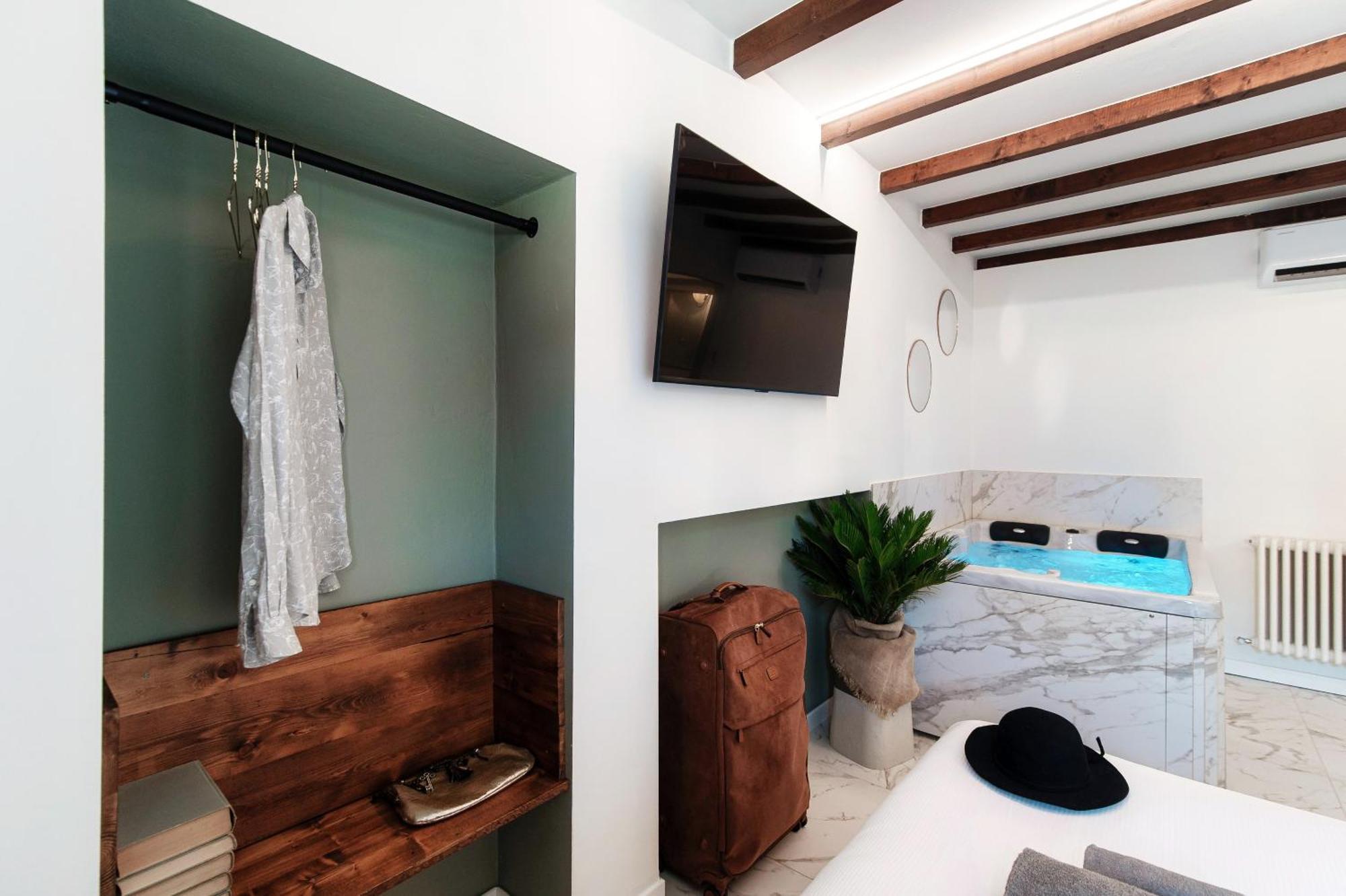 Sahara & Amazzonia Luxury Rooms- The House Of Travelers Como Buitenkant foto