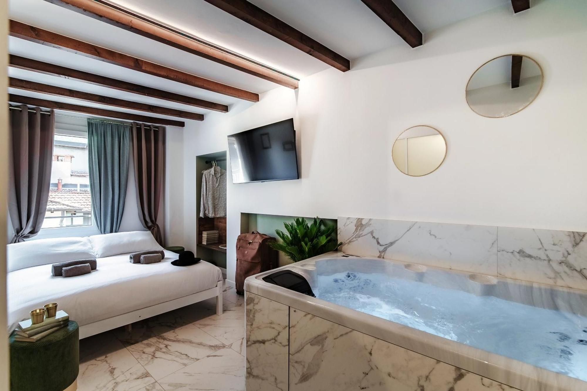 Sahara & Amazzonia Luxury Rooms- The House Of Travelers Como Buitenkant foto
