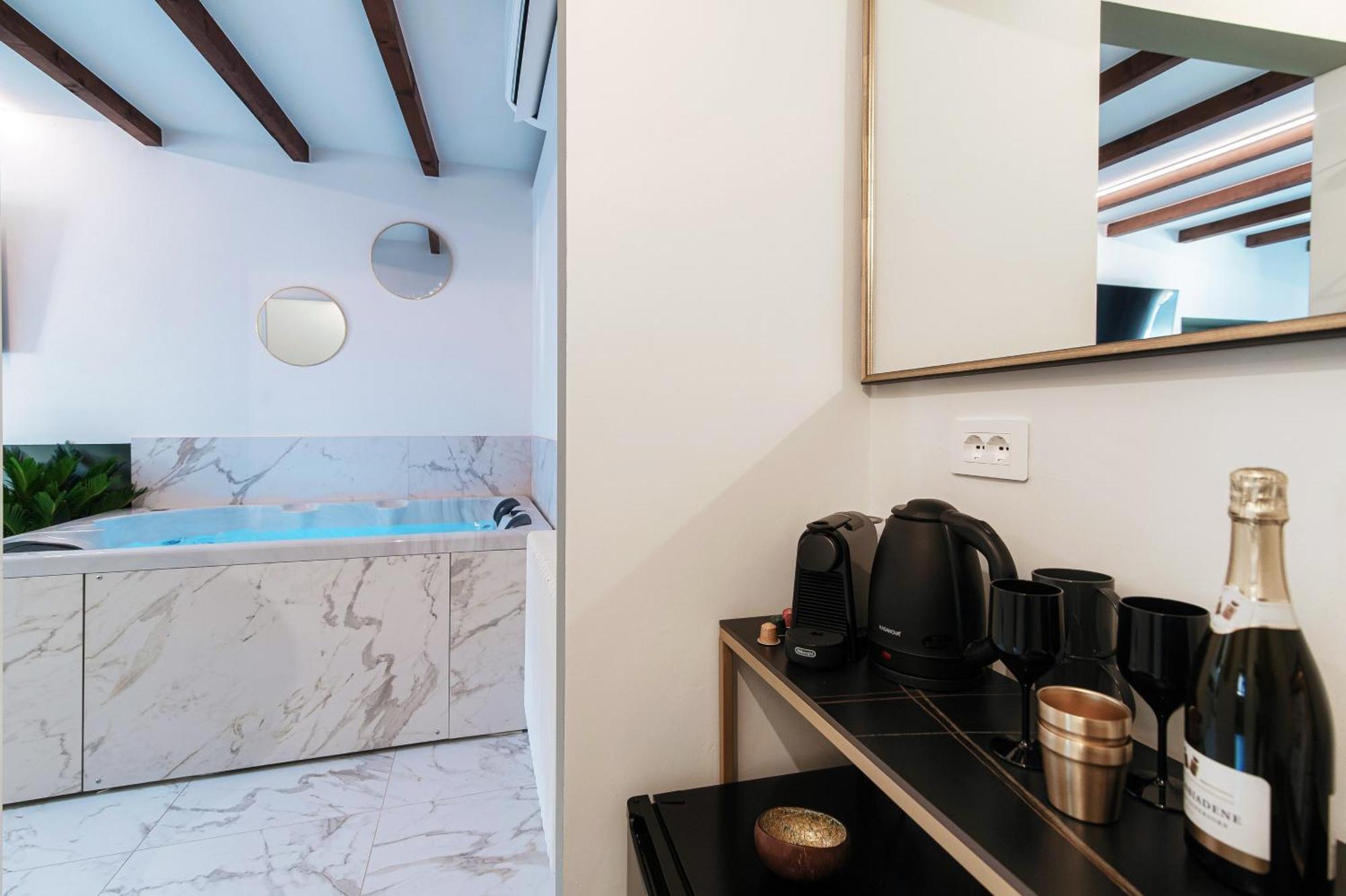 Sahara & Amazzonia Luxury Rooms- The House Of Travelers Como Buitenkant foto
