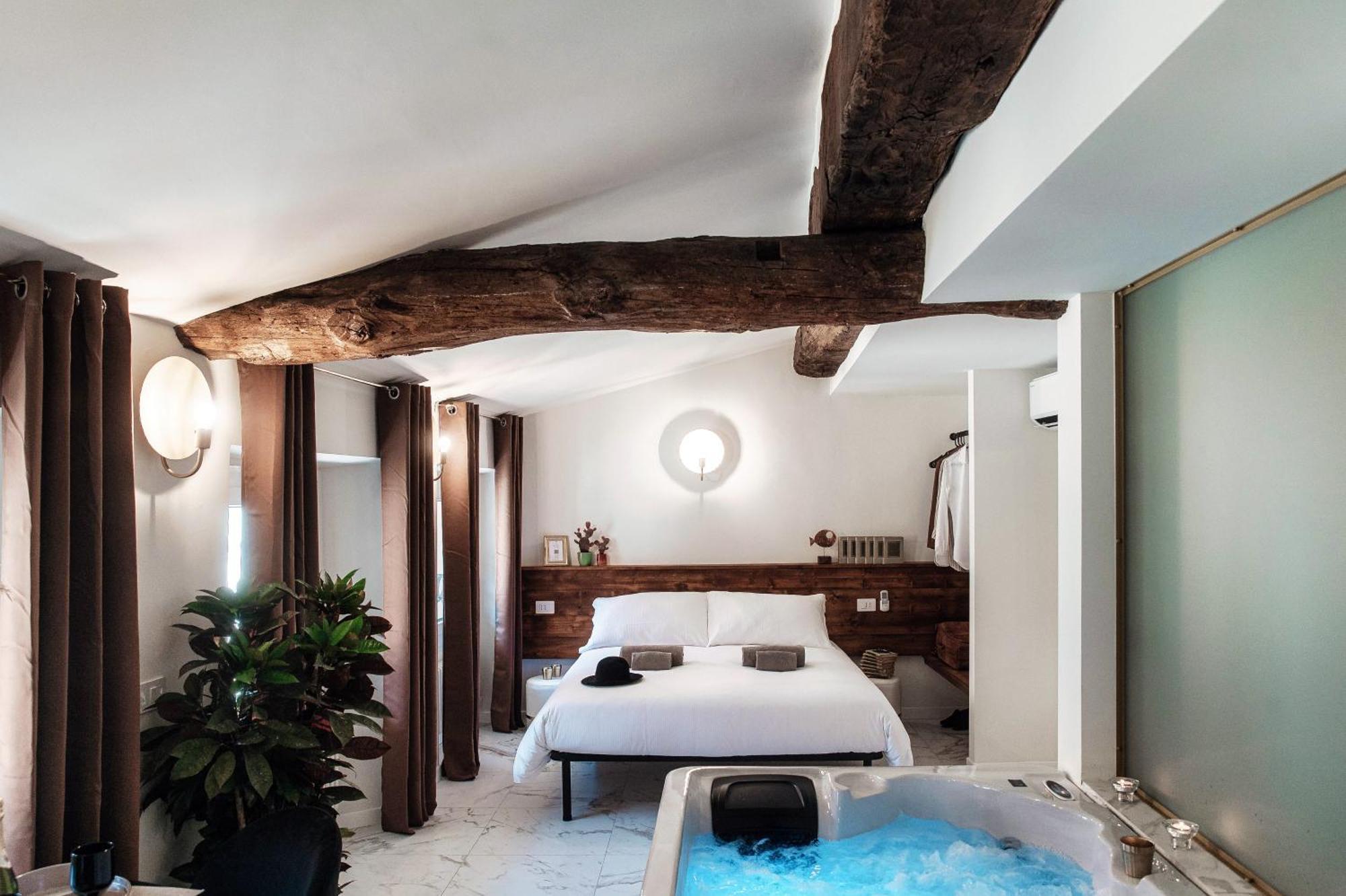 Sahara & Amazzonia Luxury Rooms- The House Of Travelers Como Buitenkant foto