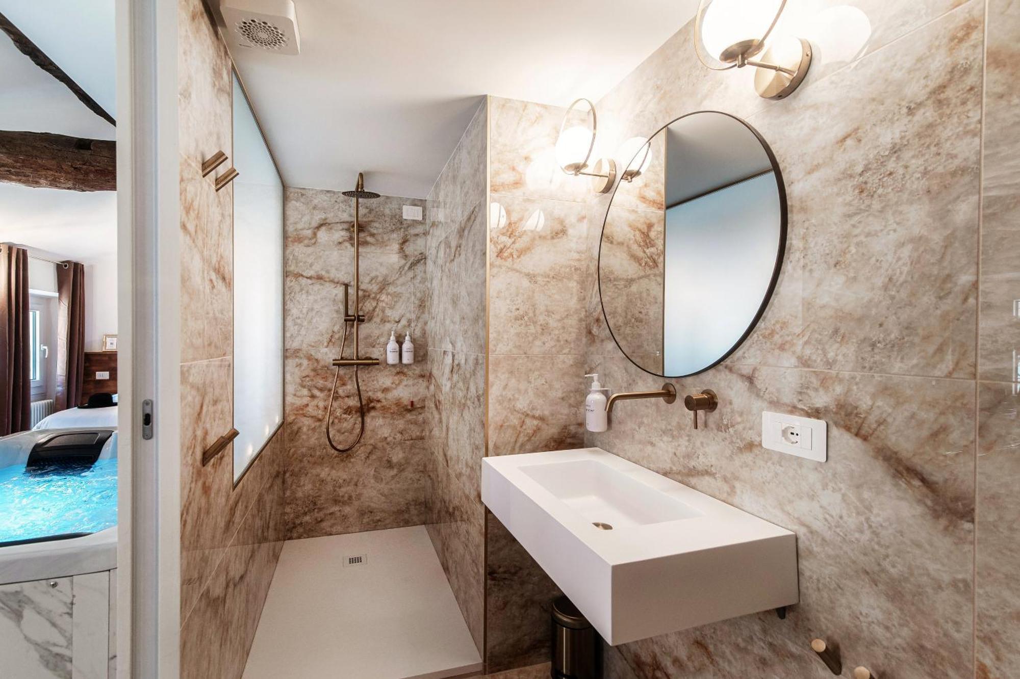 Sahara & Amazzonia Luxury Rooms- The House Of Travelers Como Buitenkant foto